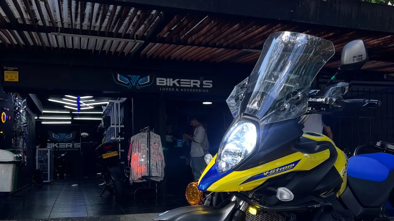 Fachada de JN Bikers Luces y accesorios